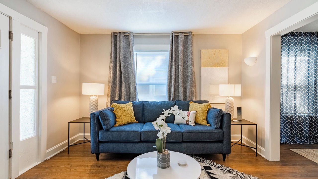 Photo of Livingroom in Rosedale