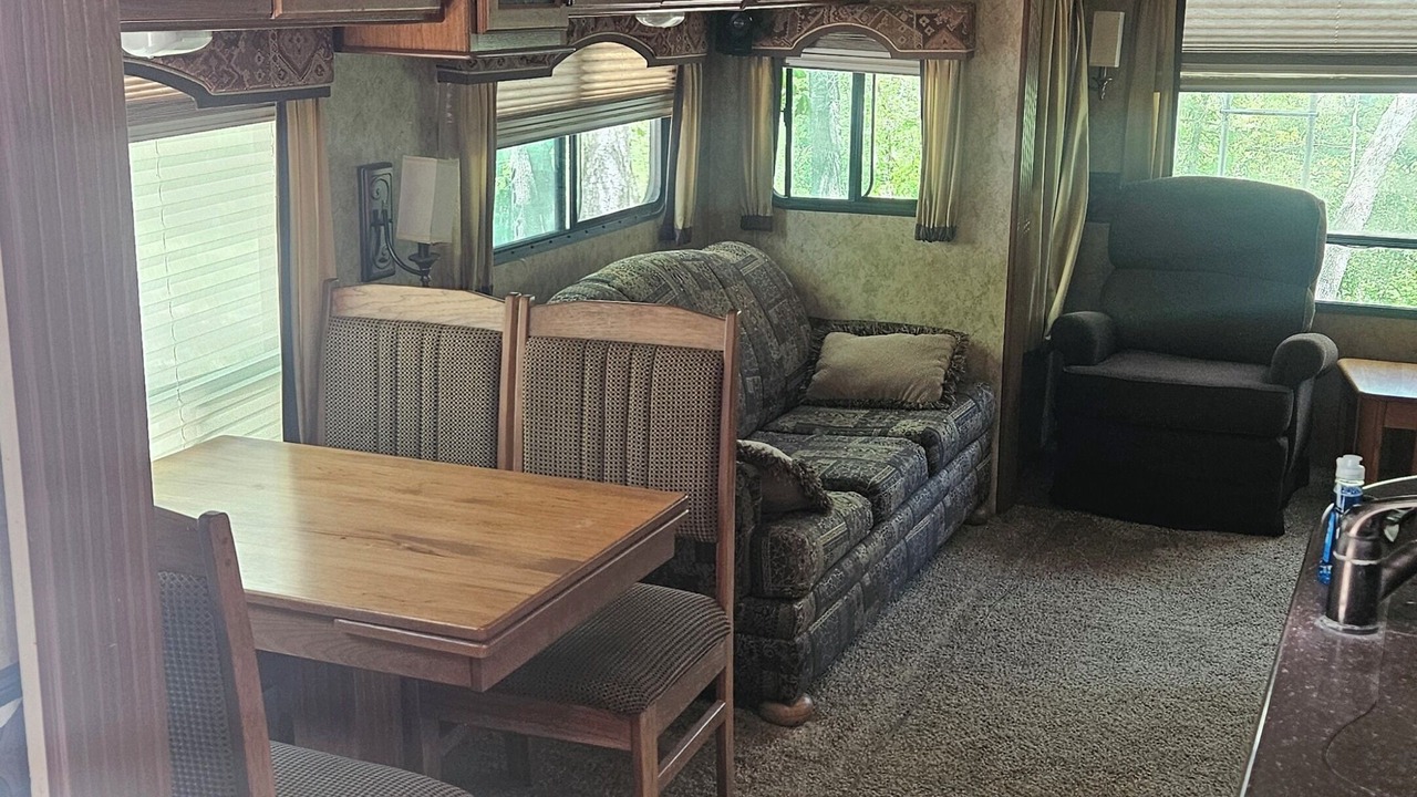 Photo of Livingroom in Eudora