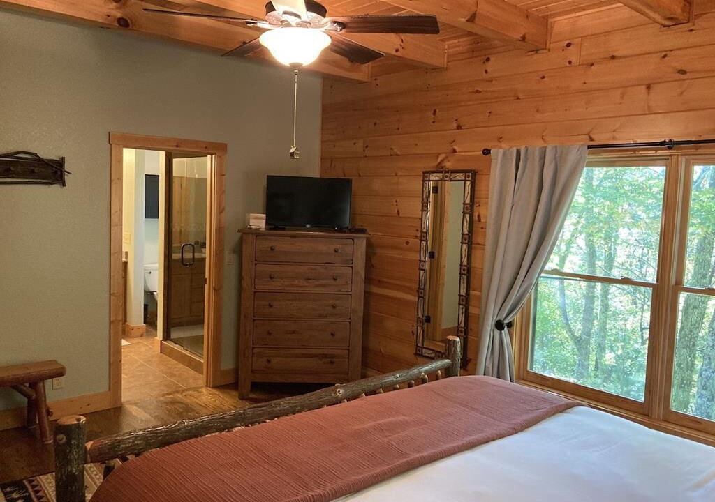 Photo of Bedroom in Cataloochee Ranch