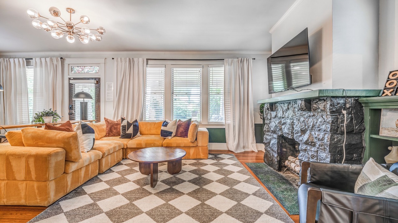 Photo of Livingroom in Evergreen