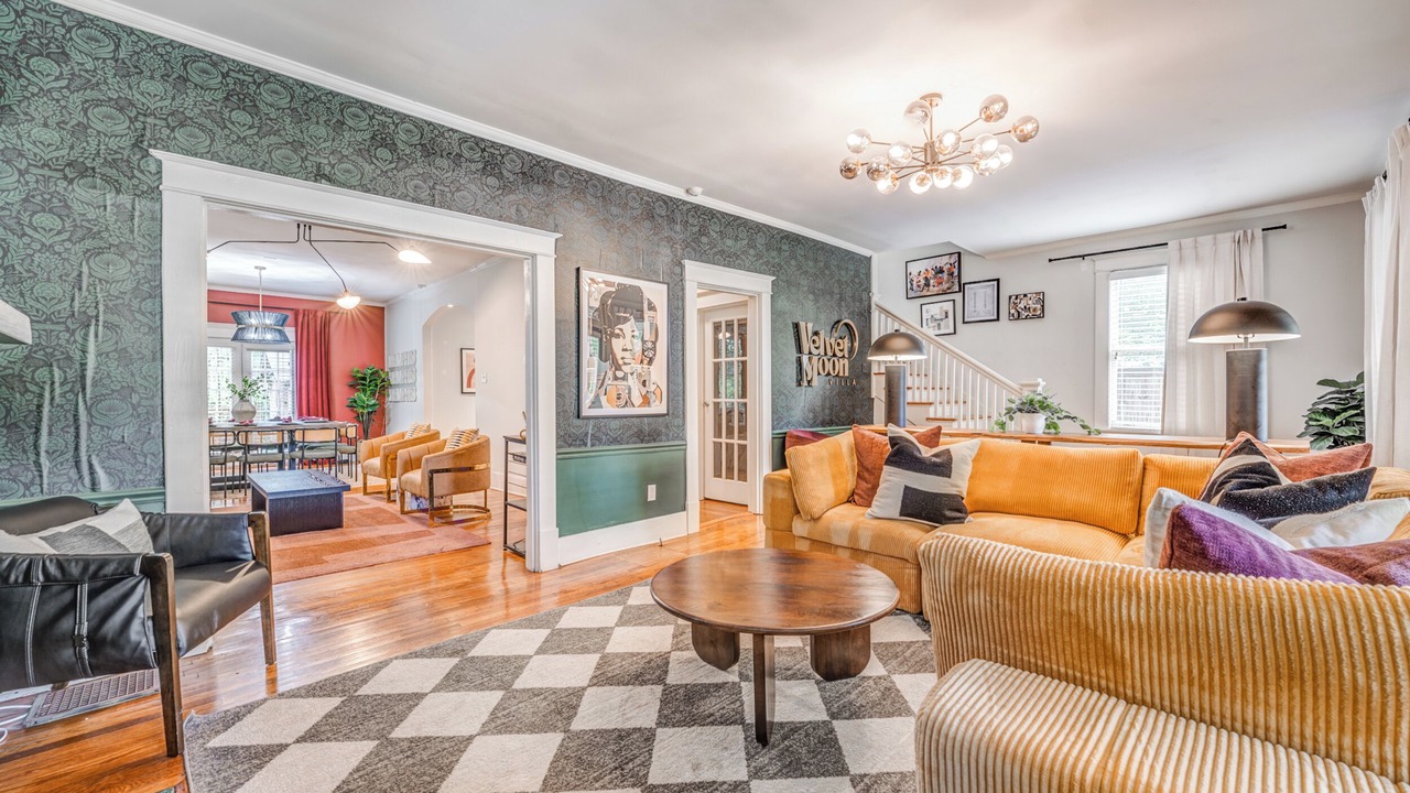 Photo of Livingroom in Evergreen