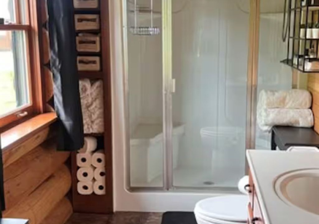 Photo of Bathroom in Tellico Plains
