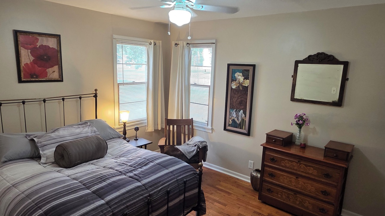 Photo of Bedroom in Russell