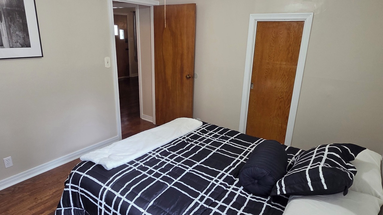 Photo of Bedroom in Russell
