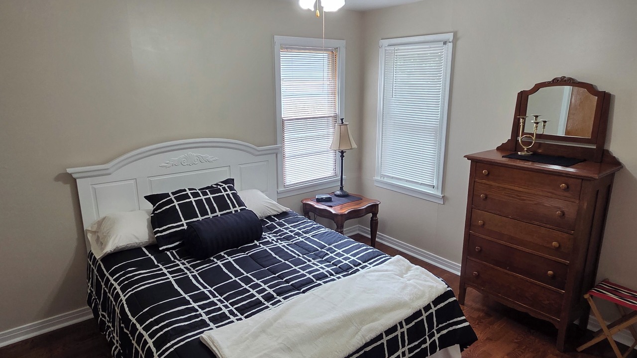 Photo of Bedroom in Russell