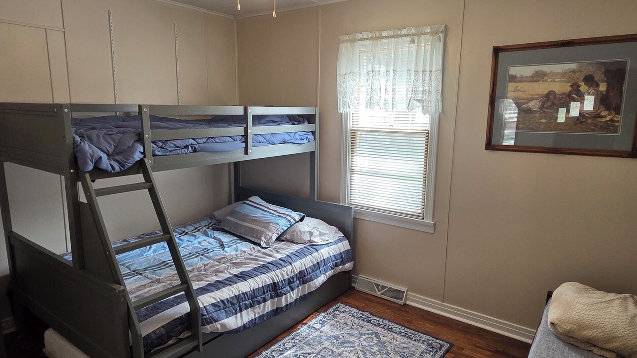 Photo of Bedroom in Russell