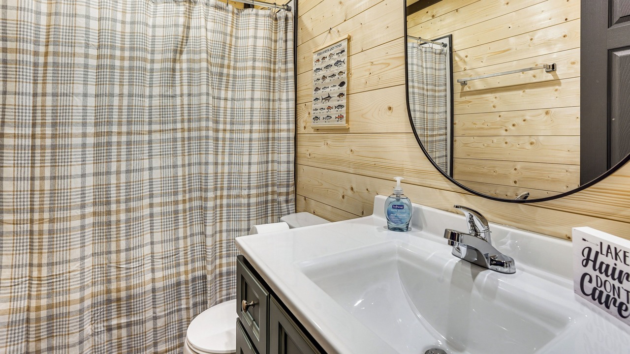 Photo of Bathroom in Murray