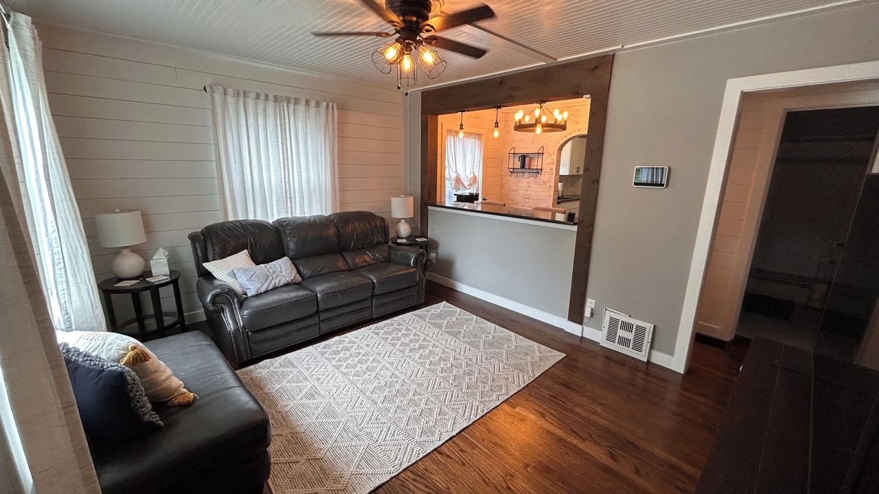 Photo of Livingroom in South Kansas City