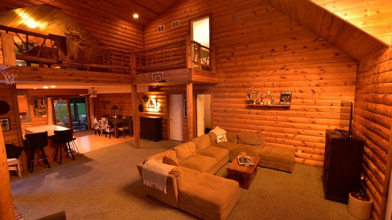Photo of Livingroom in Bourbon