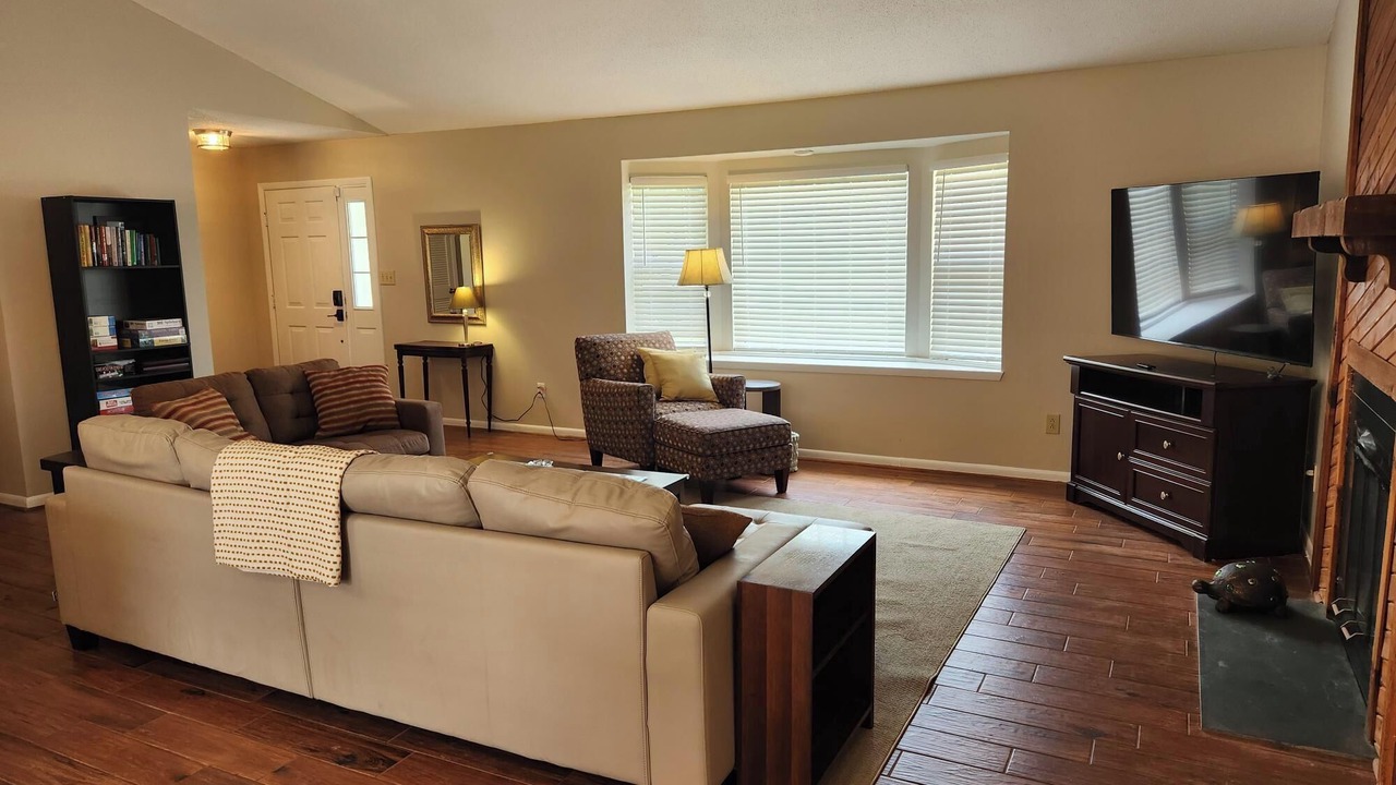 Photo of Livingroom in Jacksonville