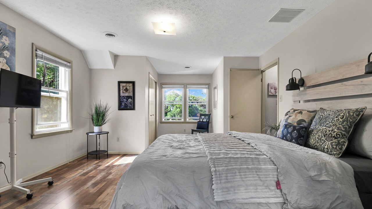Photo of Bedroom in Drake