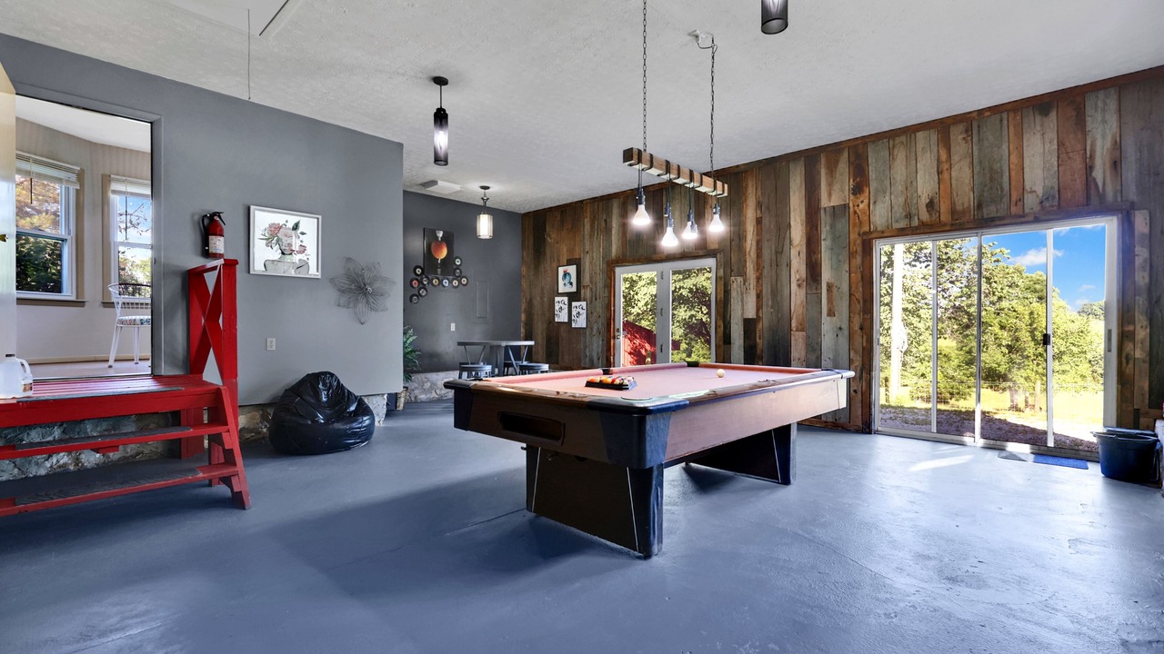 Photo of Bedroom in Drake