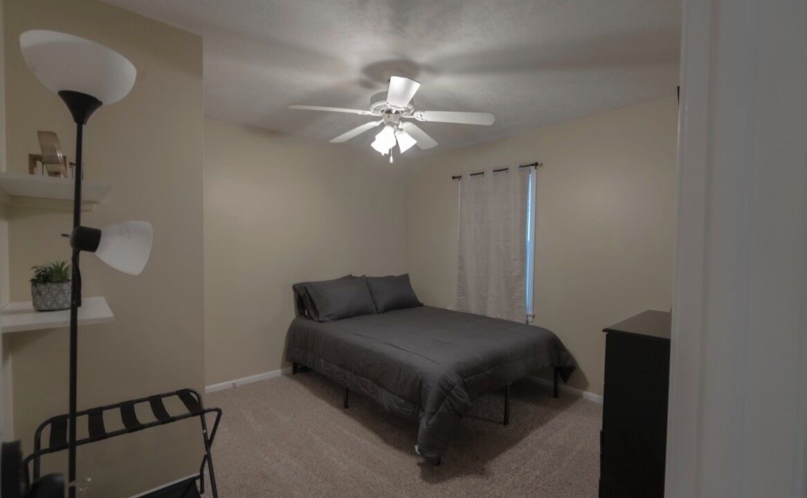 Photo of Bedroom in Raytown
