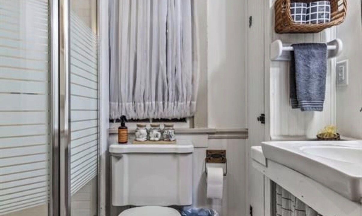 Photo of Bathroom in Lake Forest Estates