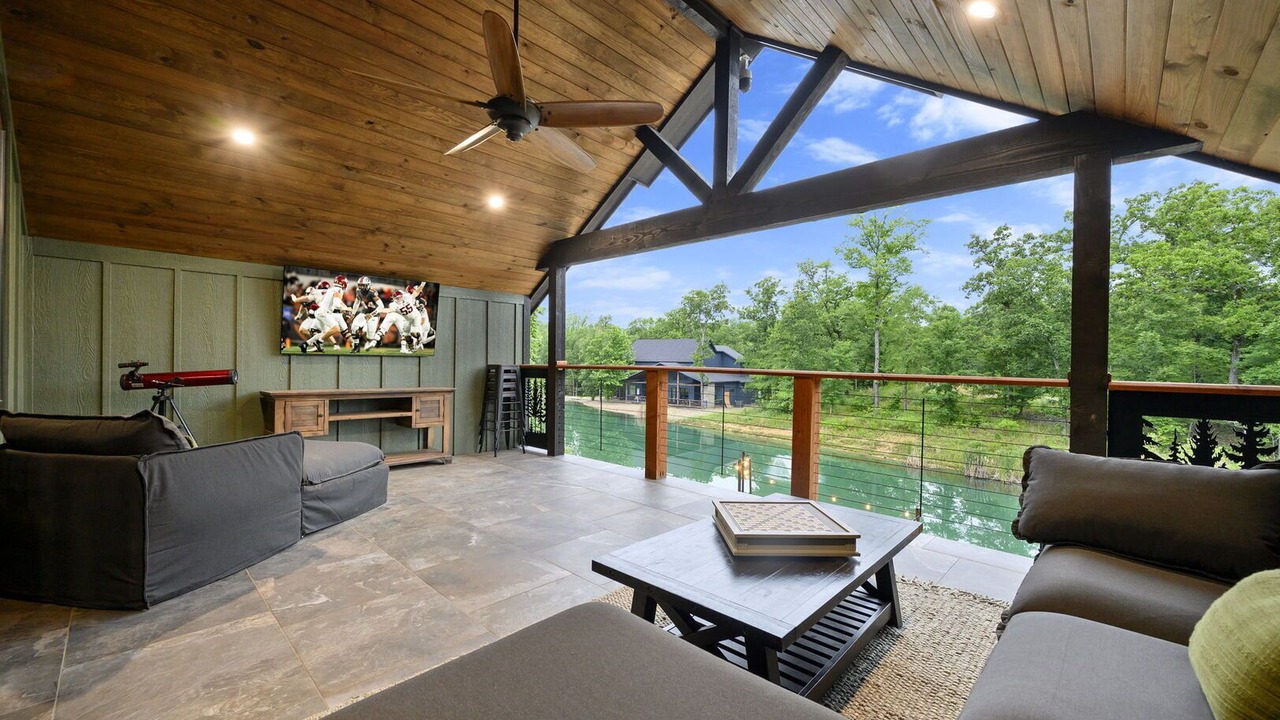 Photo of Patio Balcony in Broken Bow