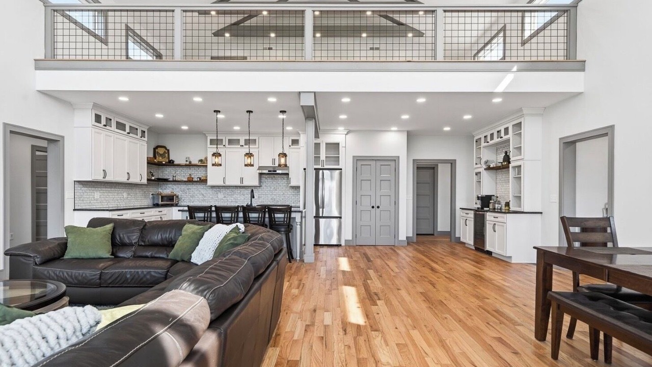 Photo of Livingroom in McMinnville