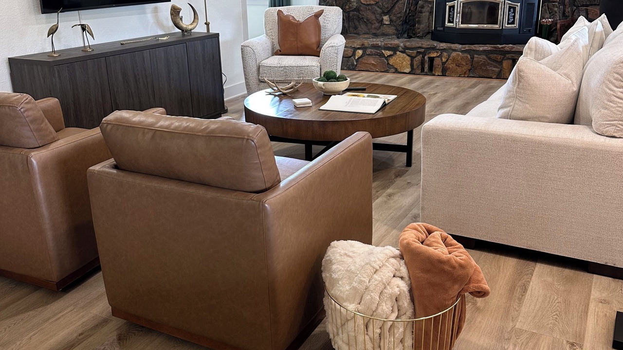 Photo of Livingroom in Board Camp