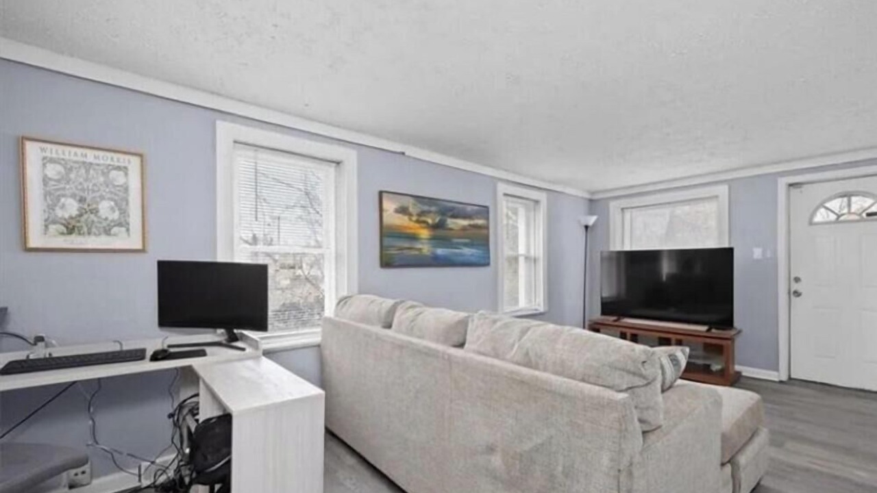 Photo of Livingroom in Belleville