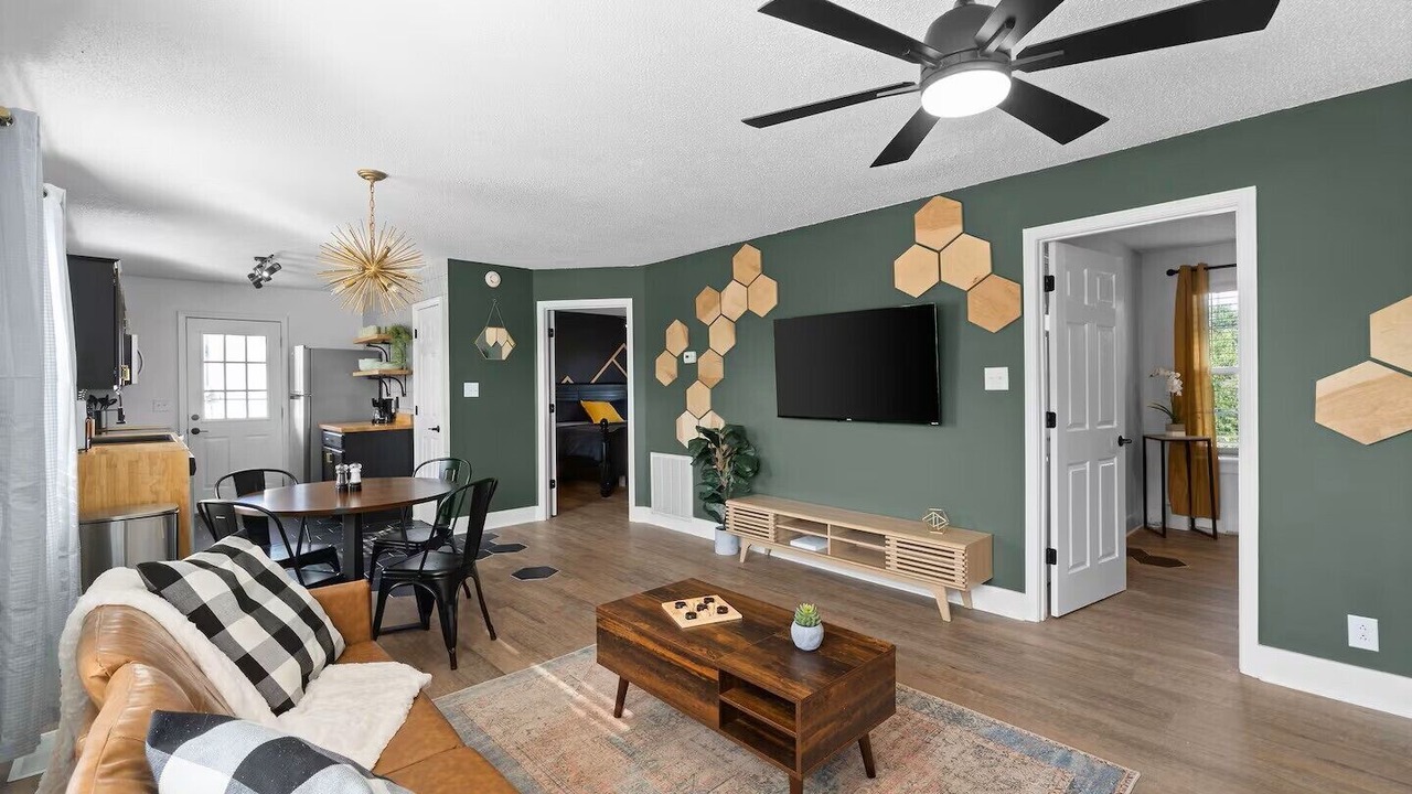 Photo of Livingroom in Oak Grove