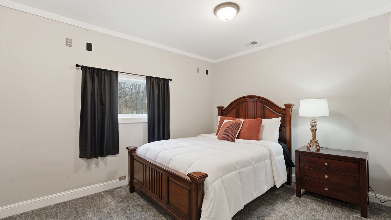 Photo of Bedroom in I-435 West KC-KS