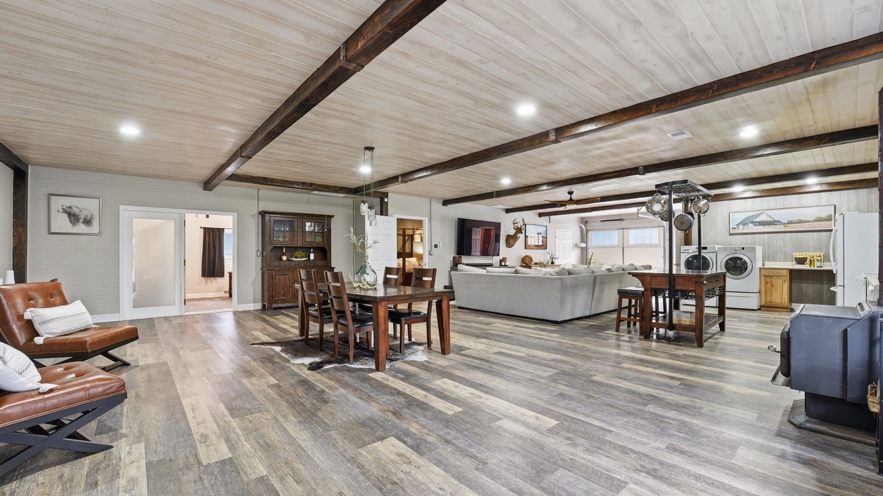 Photo of Livingroom in I-435 West KC-KS