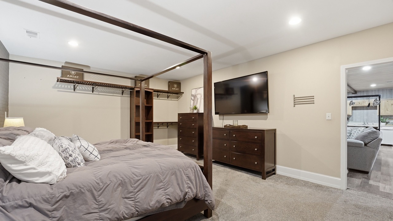 Photo of Bedroom in I-435 West KC-KS