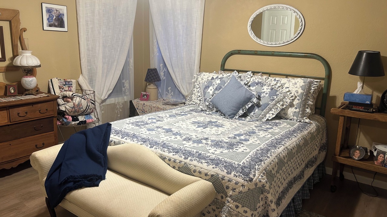 Photo of Bedroom in Muskogee County