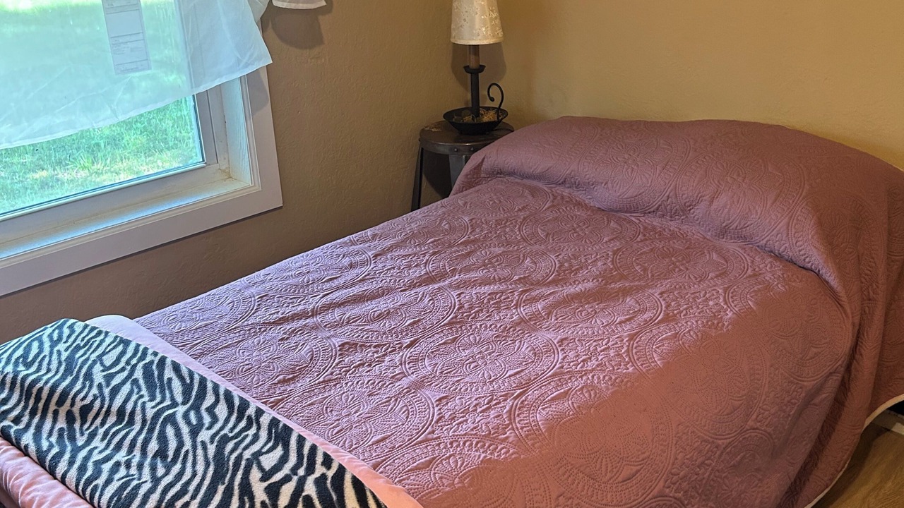 Photo of Bedroom in Muskogee County