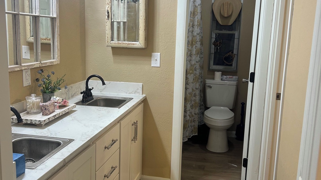 Photo of Bathroom in Muskogee County