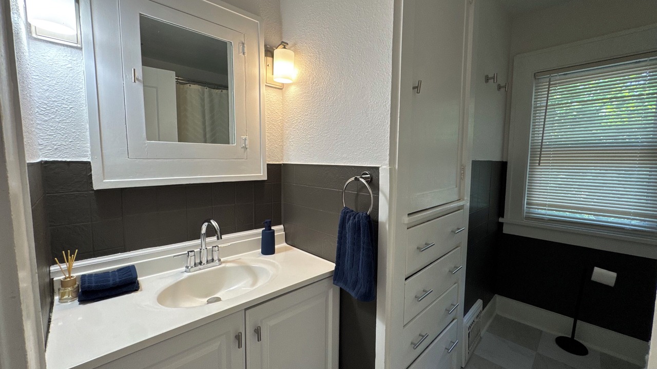 Photo of Bathroom in College Hill
