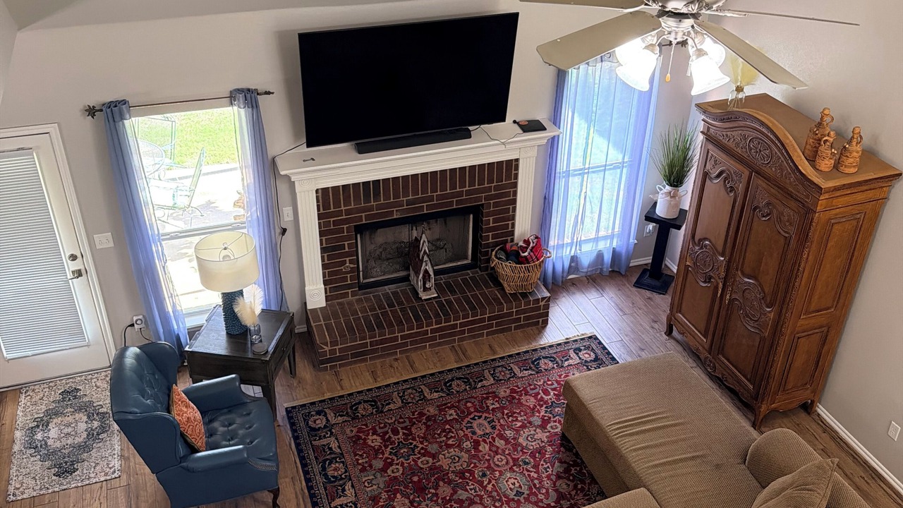Photo of Livingroom in Bixby