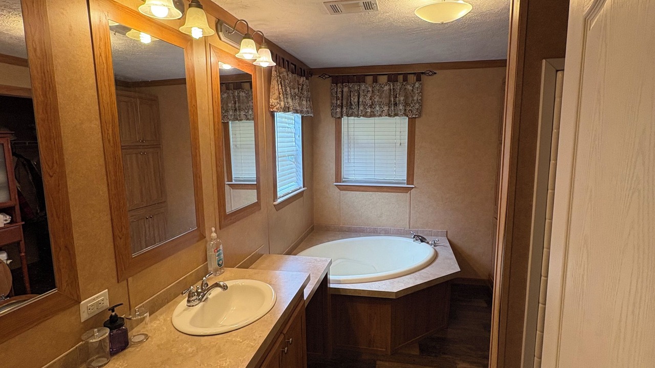 Photo of Bathroom in Mannford