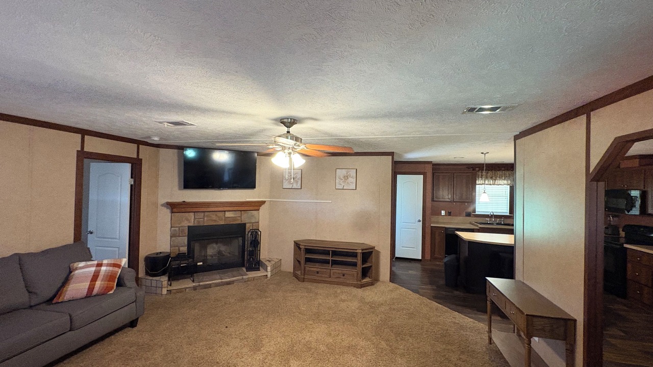 Photo of Livingroom in Mannford
