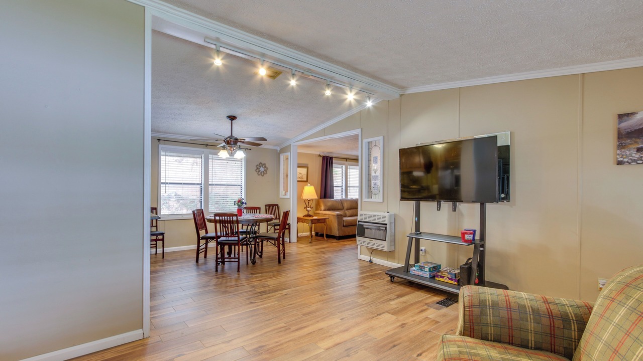 Photo of Livingroom in Cherokee