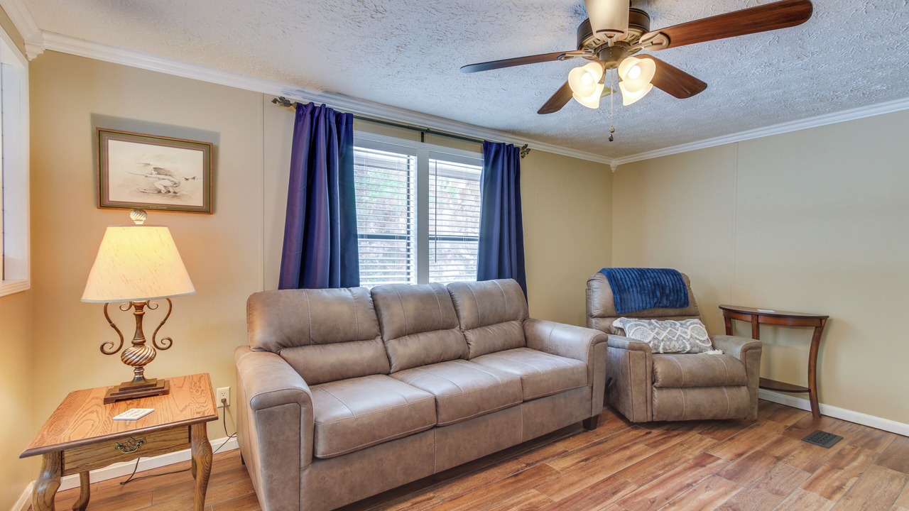 Photo of Livingroom in Cherokee