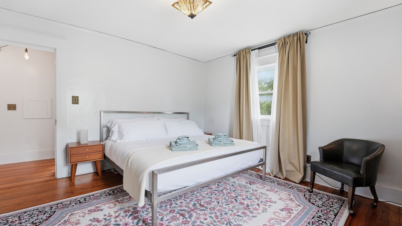 Photo of Bedroom in Rosedale