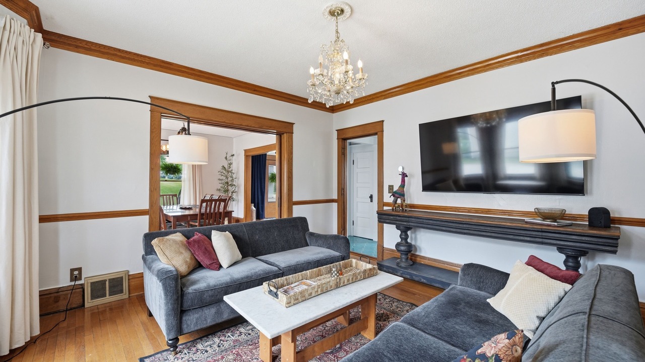 Photo of Livingroom in Rosedale