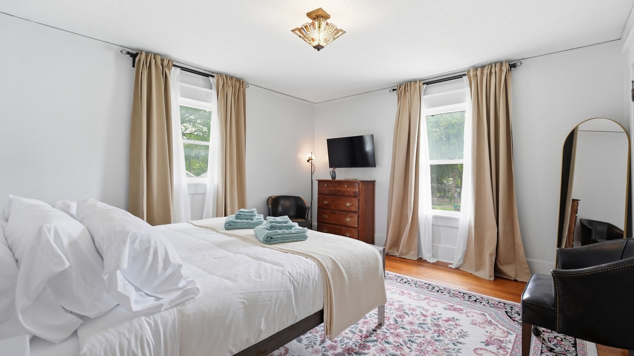 Photo of Bedroom in Rosedale
