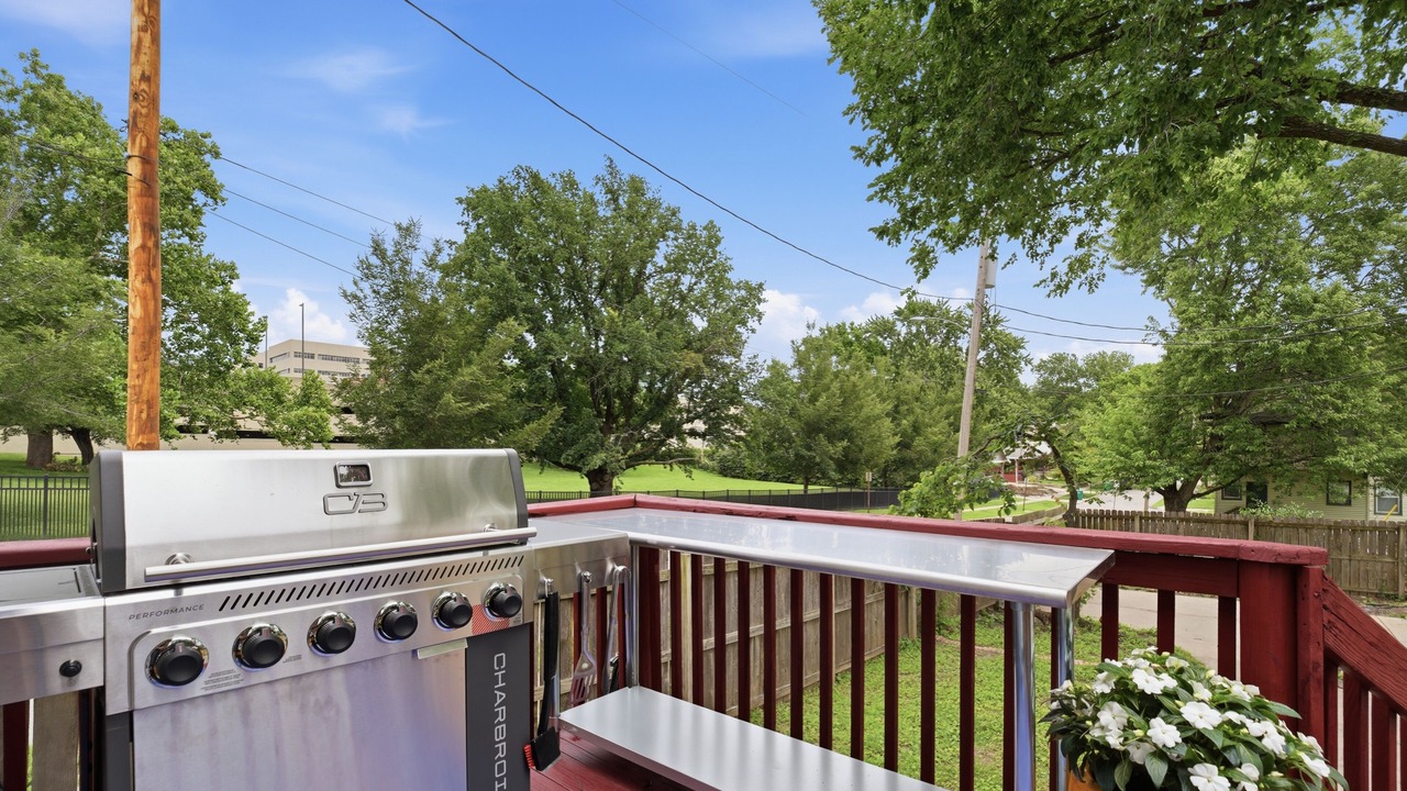 Photo of Outdoor in Rosedale