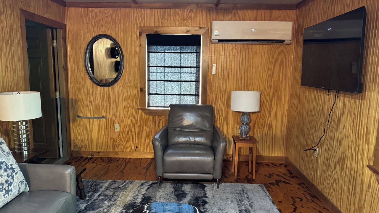 Photo of Livingroom in Mid America