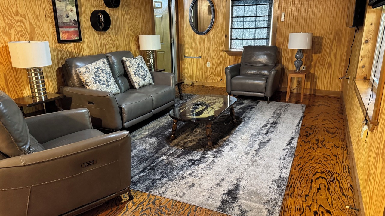 Photo of Livingroom in Mid America