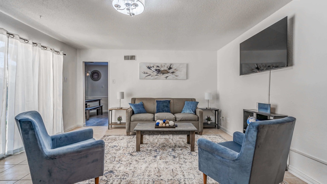 Photo of Livingroom in Hickory Hill