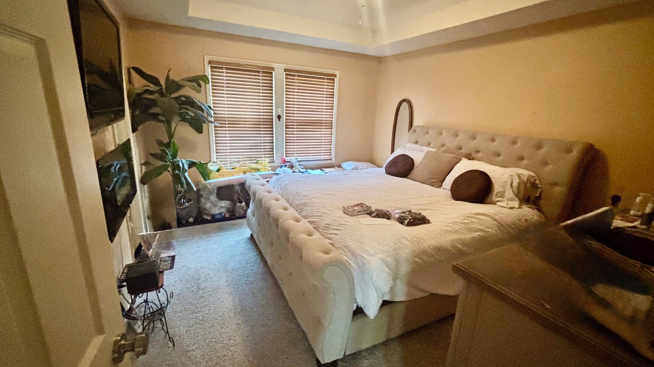 Photo of Bedroom in I-435 West KC-KS
