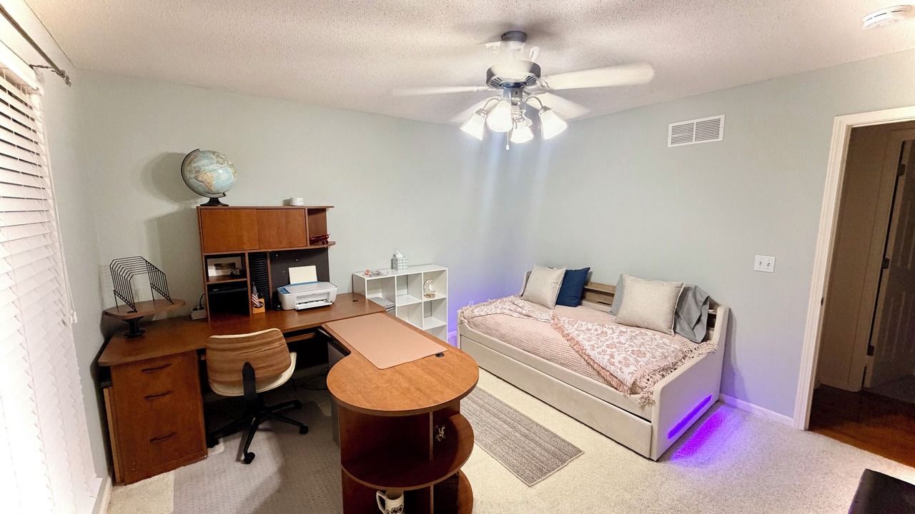 Photo of Bedroom in I-435 West KC-KS