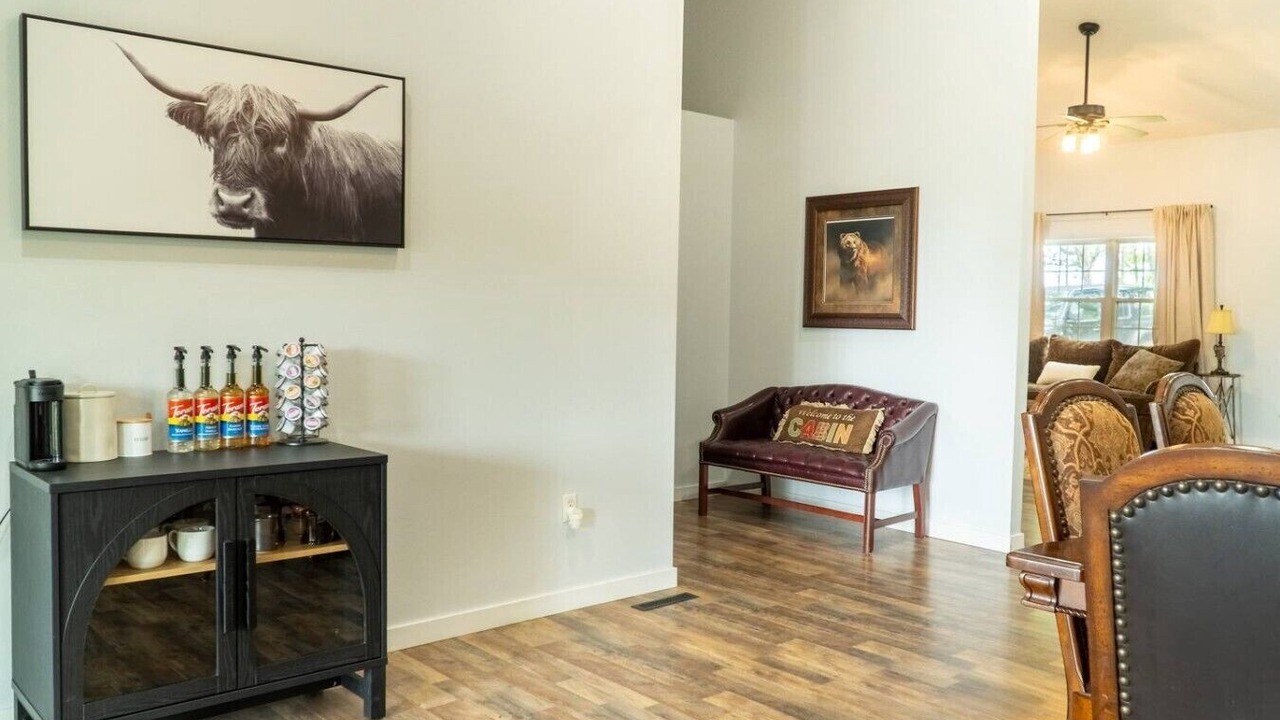Photo of Livingroom in Walnut Shade