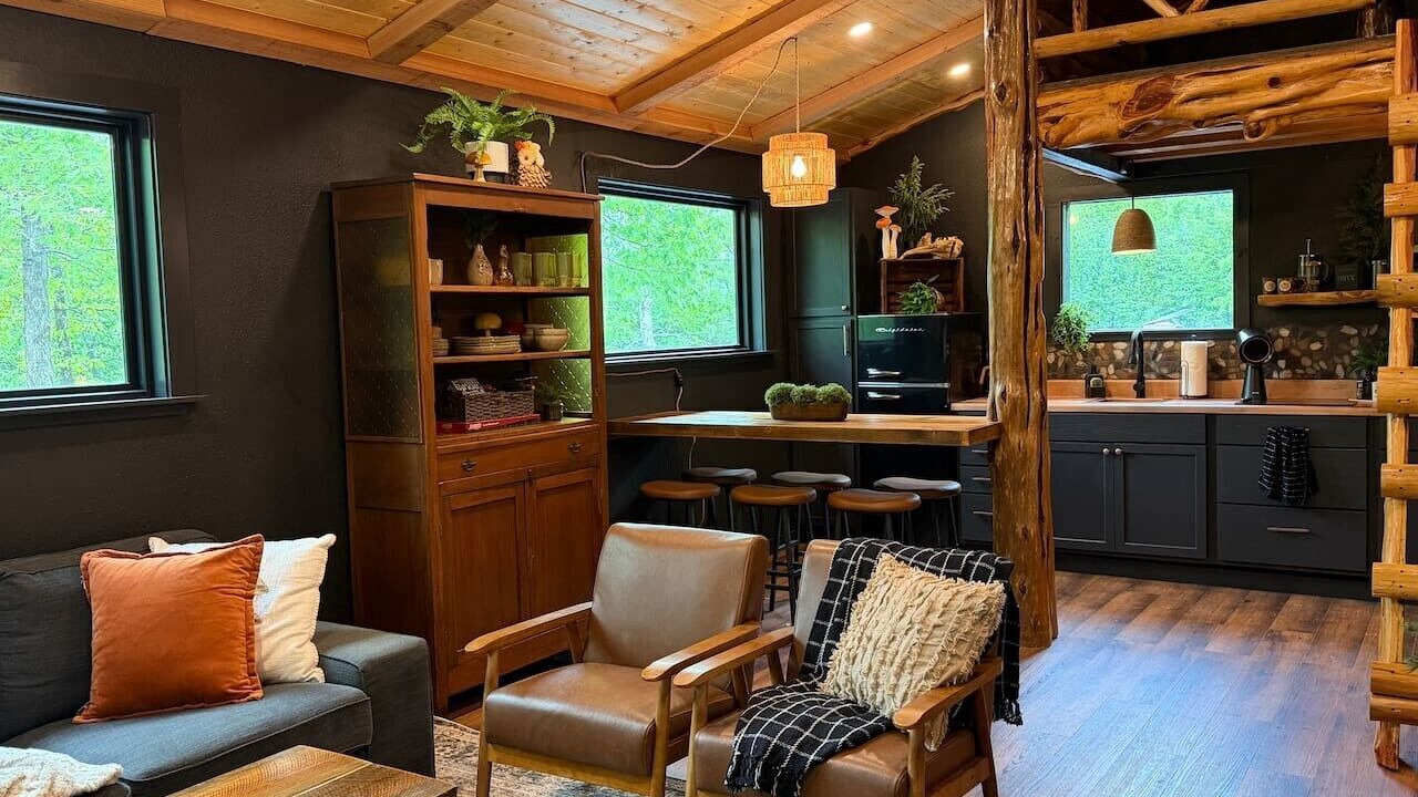 Photo of Livingroom in Board Camp