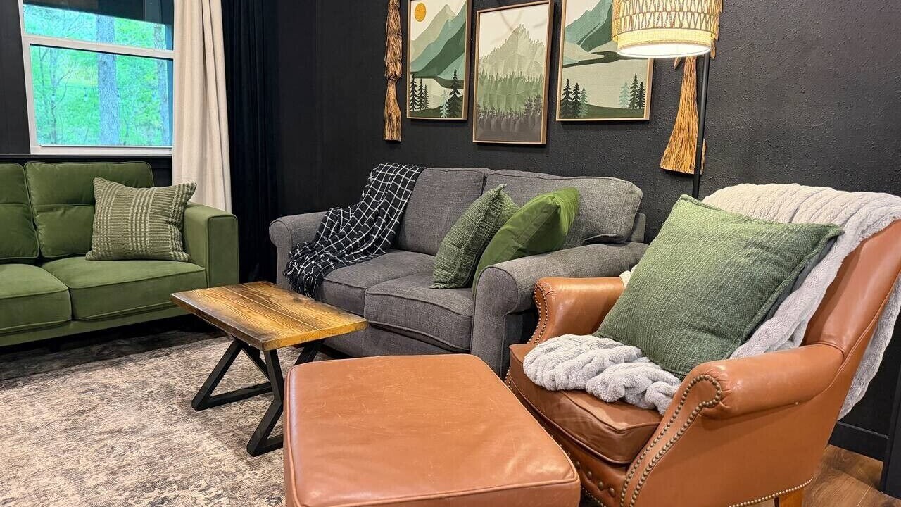 Photo of Livingroom in Board Camp