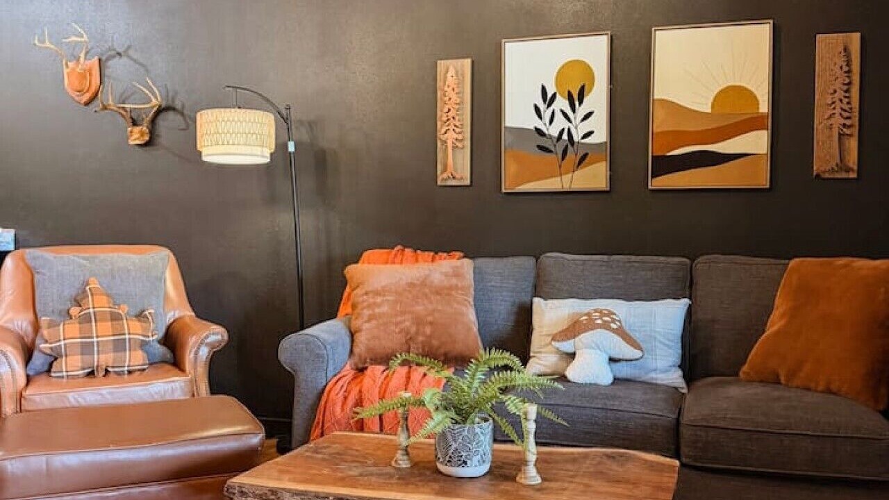 Photo of Livingroom in Board Camp