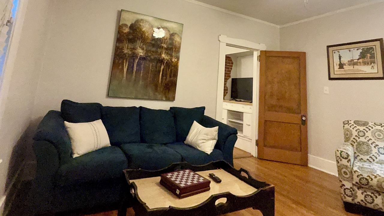 Photo of Livingroom in Midtown