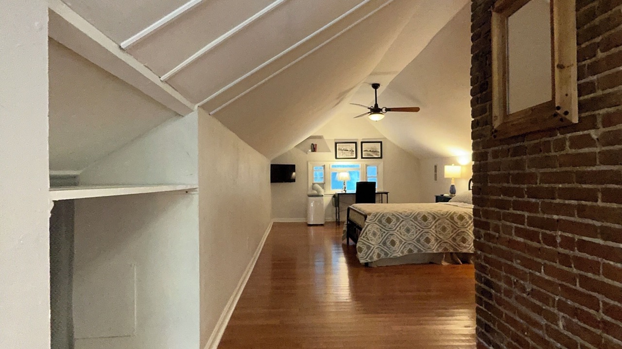 Photo of Bedroom in Midtown